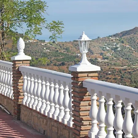 Holiday home 4 Bedroom Amazing In Corumbela