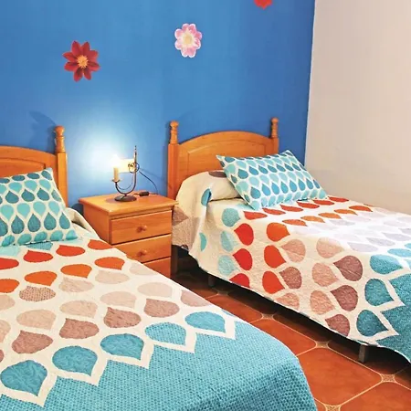 4 Bedroom Amazing In Holiday home