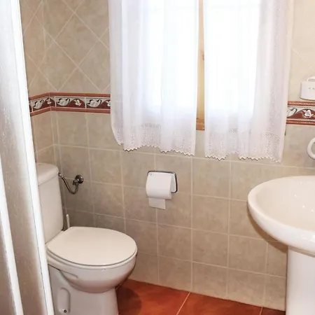 4 Bedroom Amazing In Holiday home